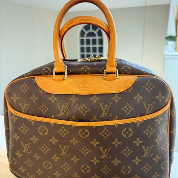 Louis Vuitton Handbags - Louis Vuitton Deauville